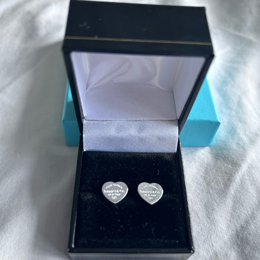 Return To Tiffany Heart Stud Earings